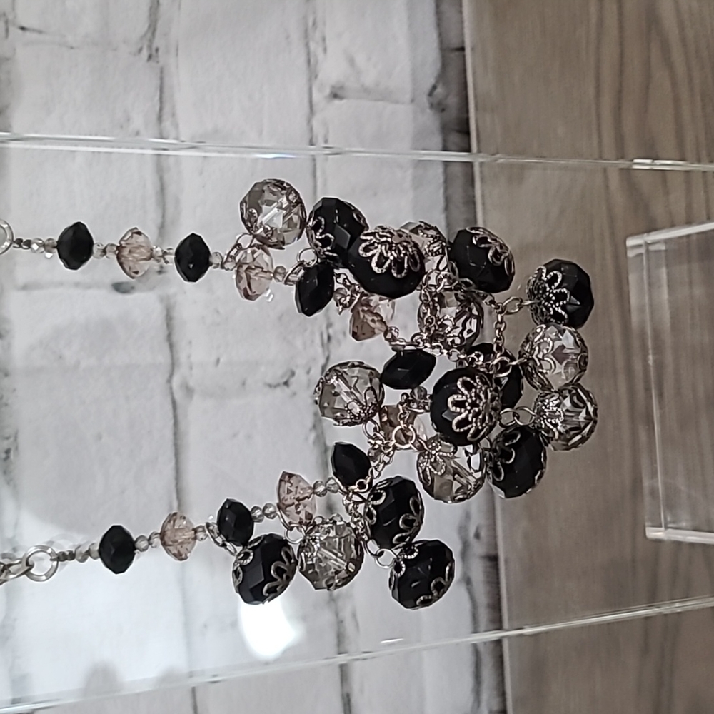Pier 1 Stunning Bling Beaded Cluster Statement Bib Necklace in Black/Silver NWT